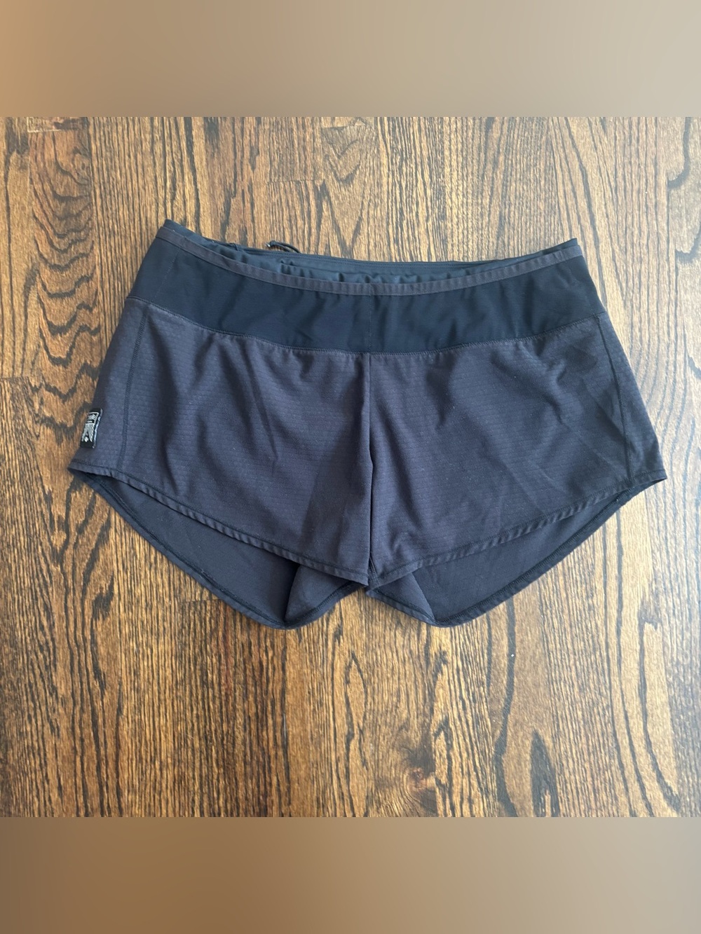 Oiselle toolbelt roga black size 10 Women's Performance Running Shorts